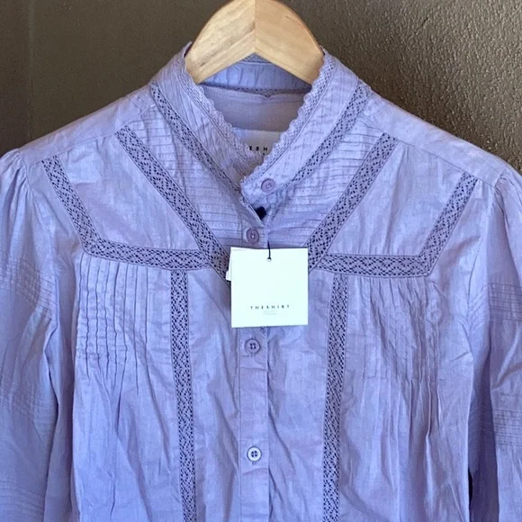 NWT The Shirt by Rochelle Lavender Button-Up Blouse